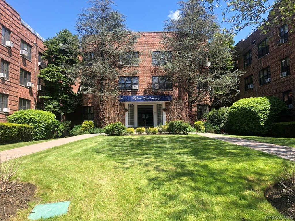 15 Canterbury C-13, Great Neck Plaza, NY 11021 — photo 4