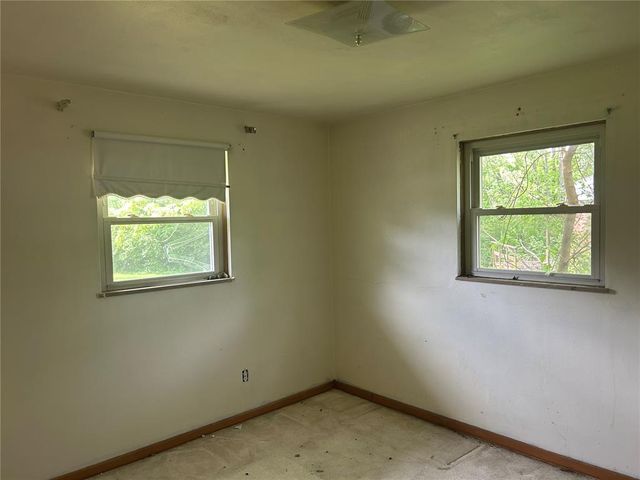 9677 Weyburn Drive, St Louis, MO 63136