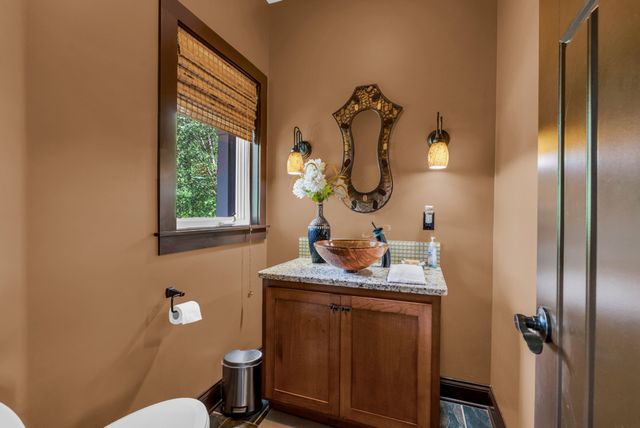 136 Rocky River Shores Dr, Rock Island, TN 38581