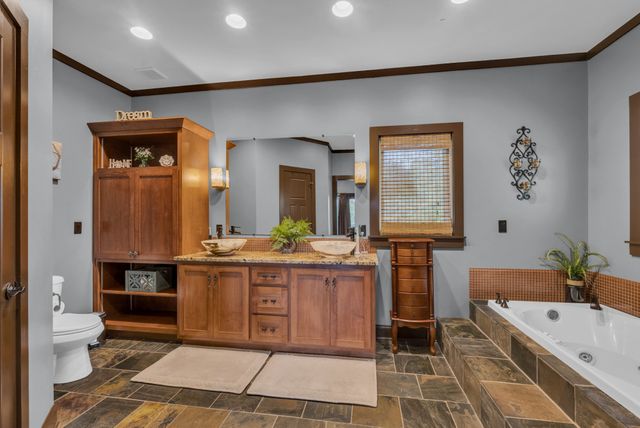 136 Rocky River Shores Dr, Rock Island, TN 38581