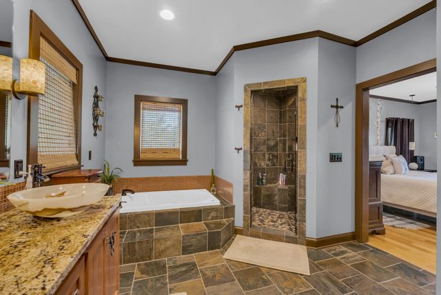 136 Rocky River Shores Dr, Rock Island, TN 38581
