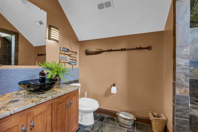 136 Rocky River Shores Dr, Rock Island, TN 38581