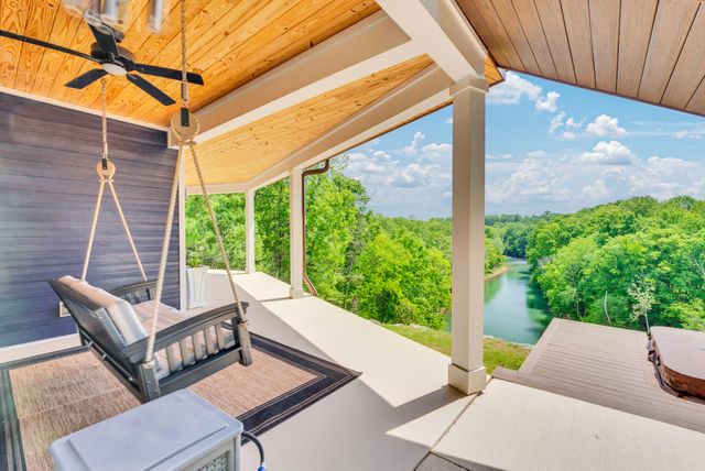 136 Rocky River Shores Dr, Rock Island, TN 38581
