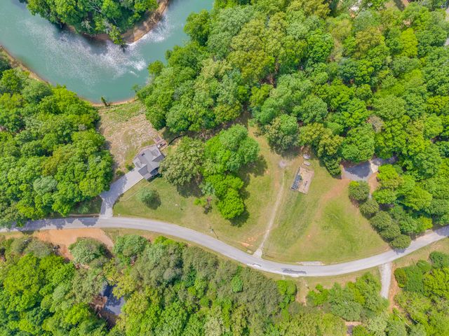 136 Rocky River Shores Dr, Rock Island, TN 38581