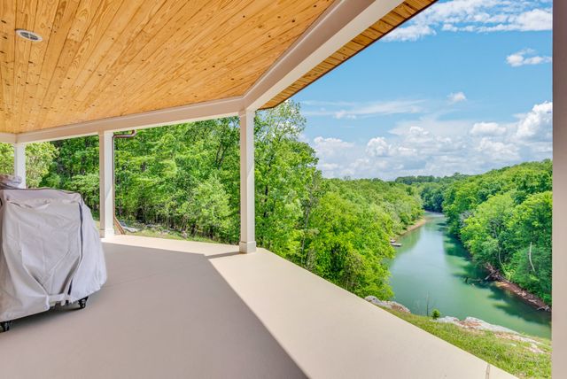 136 Rocky River Shores Dr, Rock Island, TN 38581