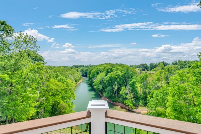 136 Rocky River Shores Dr, Rock Island, TN 38581