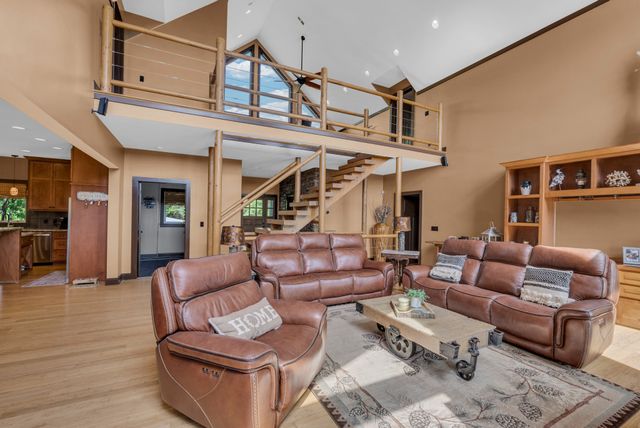 136 Rocky River Shores Dr, Rock Island, TN 38581