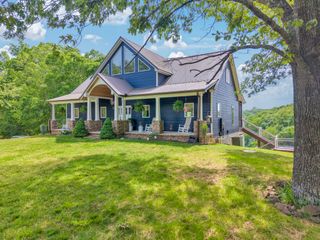 136 Rocky River Shores Dr, Rock Island, TN 38581