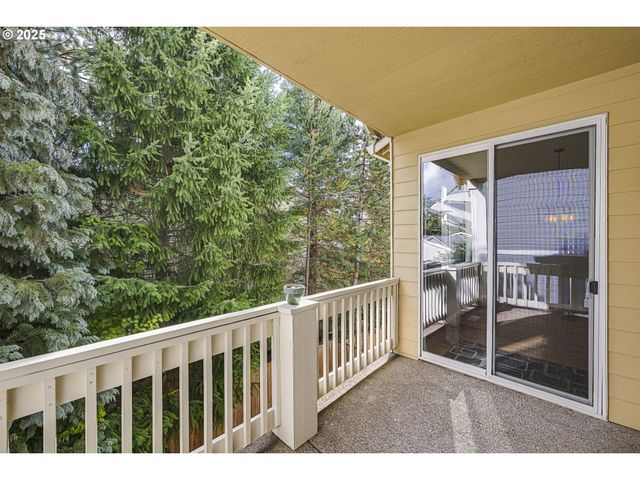 384 Sw 105TH Ter, Portland, OR 97225