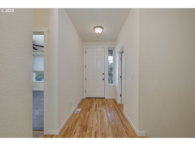 384 Sw 105TH Ter, Portland, OR 97225