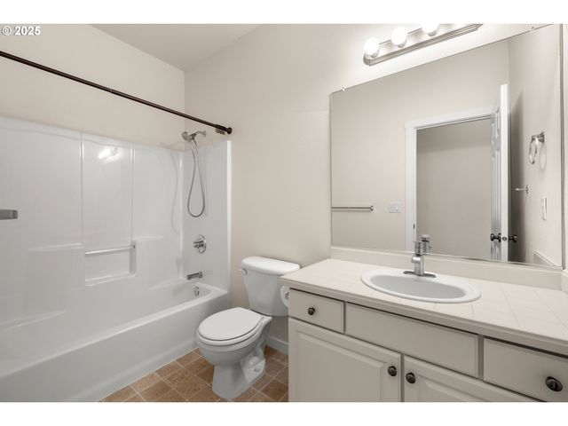 384 Sw 105TH Ter, Portland, OR 97225