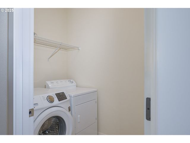 384 Sw 105TH Ter, Portland, OR 97225