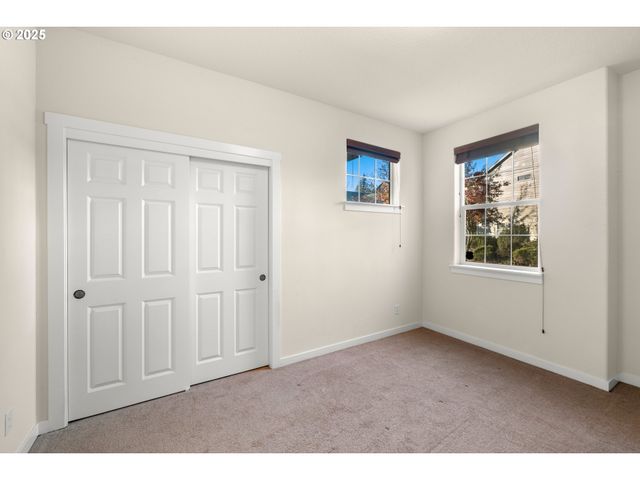 384 Sw 105TH Ter, Portland, OR 97225