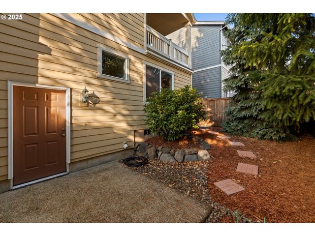 384 Sw 105TH Ter, Portland, OR 97225