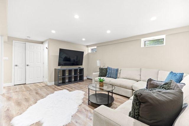 24 Hinds Road, Winchester, MA 01890
