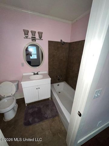 810 Mckinley Avenue, Pascagoula, MS 39567