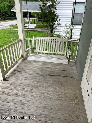 810 Mckinley Avenue, Pascagoula, MS 39567
