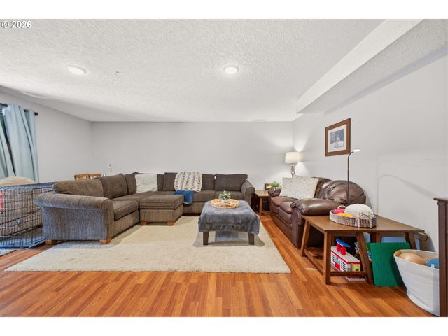 1910 Sw 3RD Dr, Gresham, OR 97080