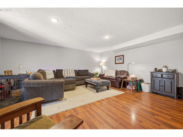 1910 Sw 3RD Dr, Gresham, OR 97080