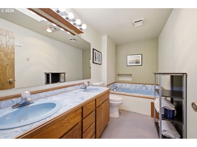 1910 Sw 3RD Dr, Gresham, OR 97080