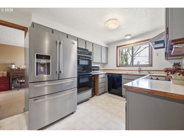 1910 Sw 3RD Dr, Gresham, OR 97080
