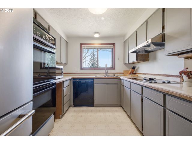 1910 Sw 3RD Dr, Gresham, OR 97080