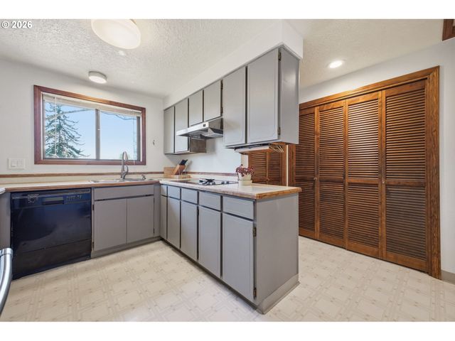 1910 Sw 3RD Dr, Gresham, OR 97080