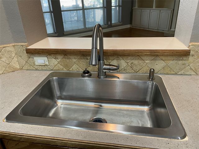 2011 Glen Manor Road, Corinth, TX 76208