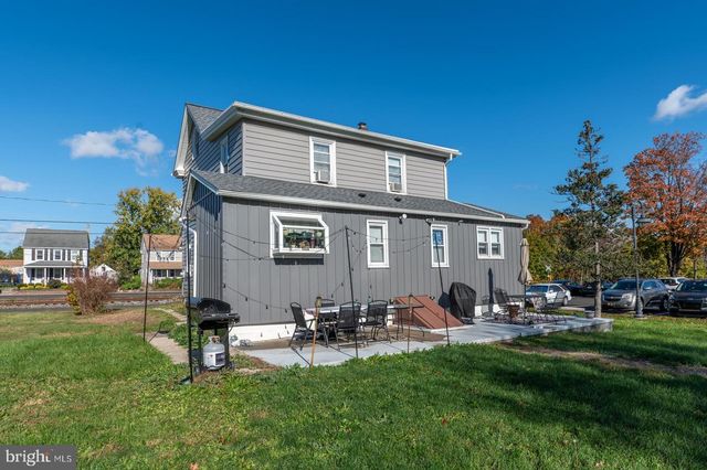 119-121 E BROAD ST, Telford, PA 18969