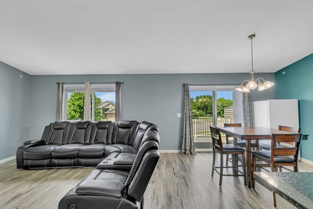 8587 Gateway Circle, Monticello, MN 55362
