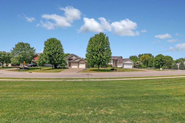 8587 Gateway Circle, Monticello, MN 55362