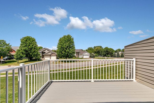 8587 Gateway Circle, Monticello, MN 55362