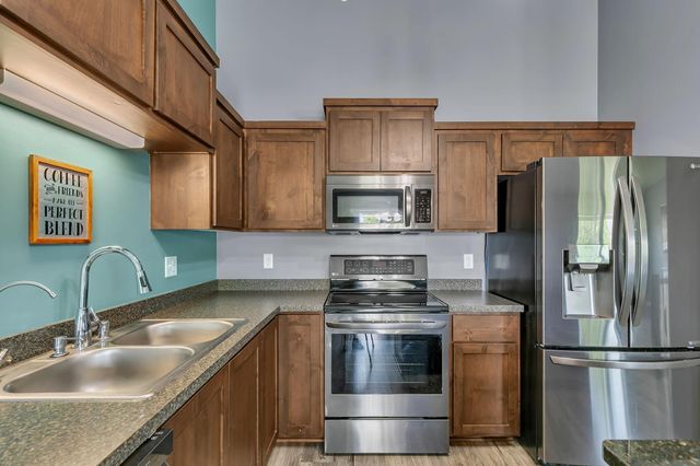 8587 Gateway Circle, Monticello, MN 55362