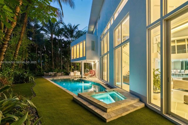 480 Ocean Blvd, Golden Beach, FL 33160