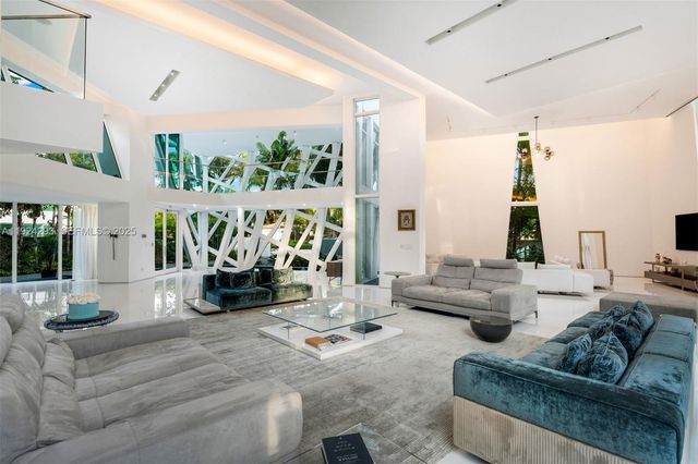 480 Ocean Blvd, Golden Beach, FL 33160