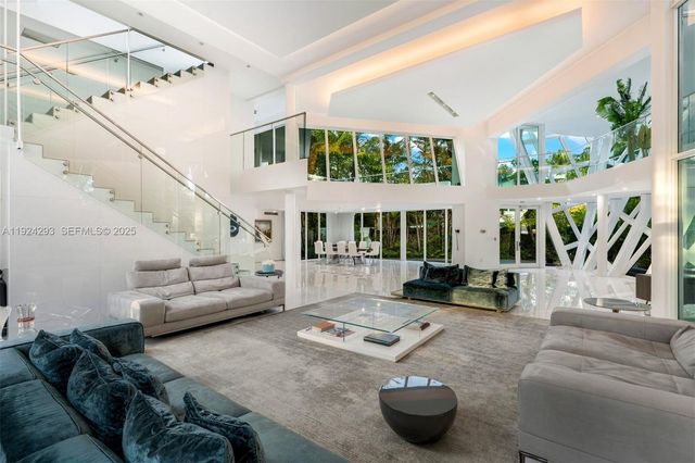 480 Ocean Blvd, Golden Beach, FL 33160