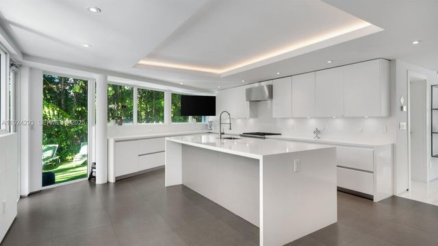 480 Ocean Blvd, Golden Beach, FL 33160