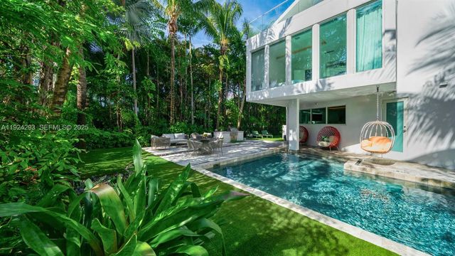 480 Ocean Blvd, Golden Beach, FL 33160