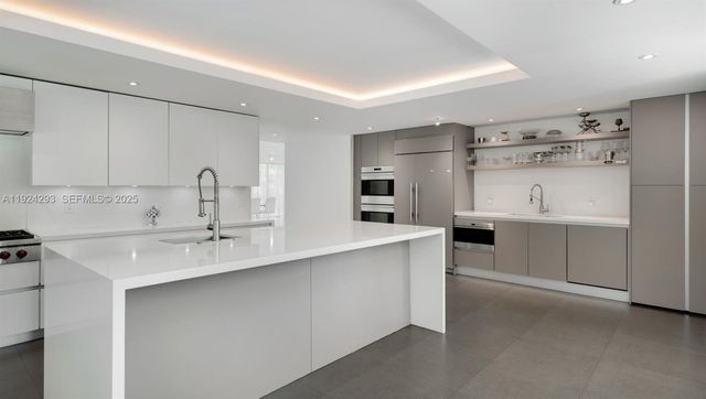 480 Ocean Blvd, Golden Beach, FL 33160