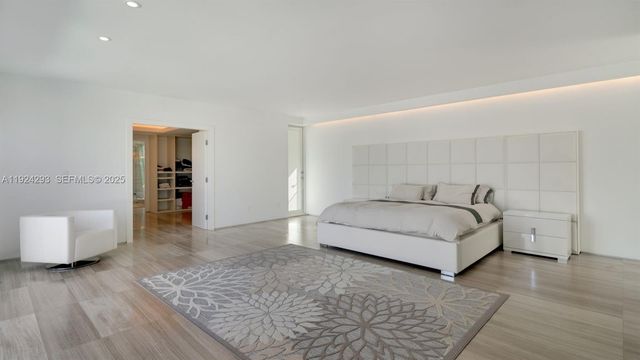 480 Ocean Blvd, Golden Beach, FL 33160