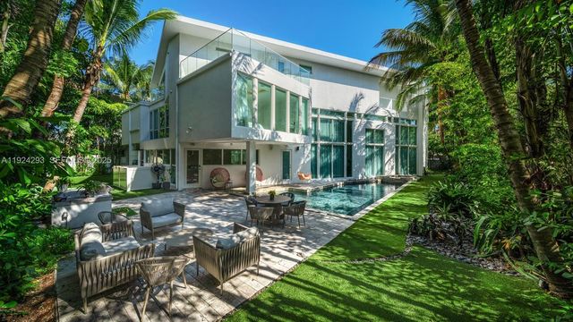 480 Ocean Blvd, Golden Beach, FL 33160