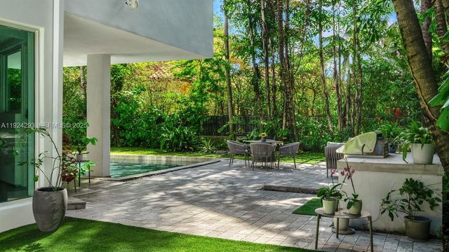 480 Ocean Blvd, Golden Beach, FL 33160