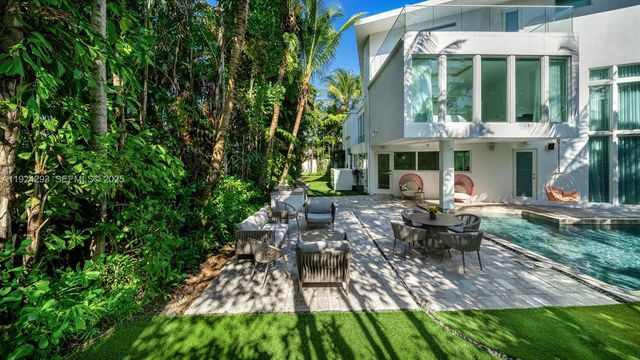 480 Ocean Blvd, Golden Beach, FL 33160