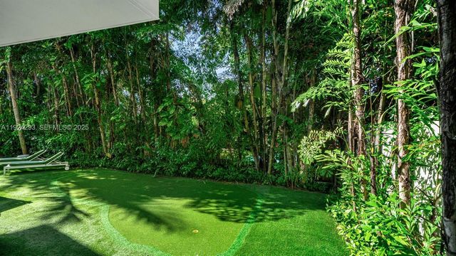 480 Ocean Blvd, Golden Beach, FL 33160