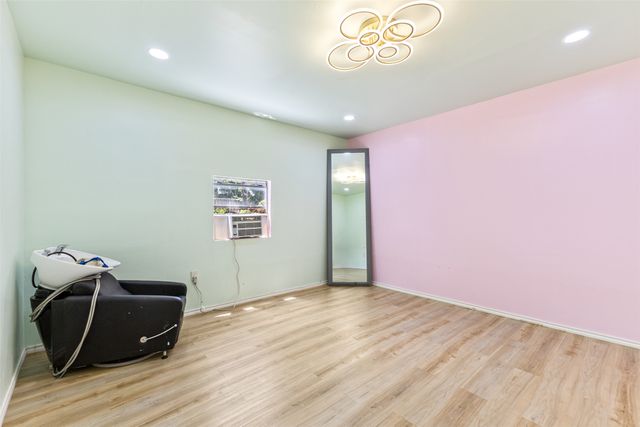2111 El Capitan Drive, Dallas, TX 75228
