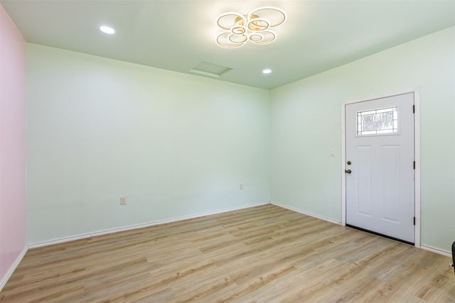 2111 El Capitan Drive, Dallas, TX 75228