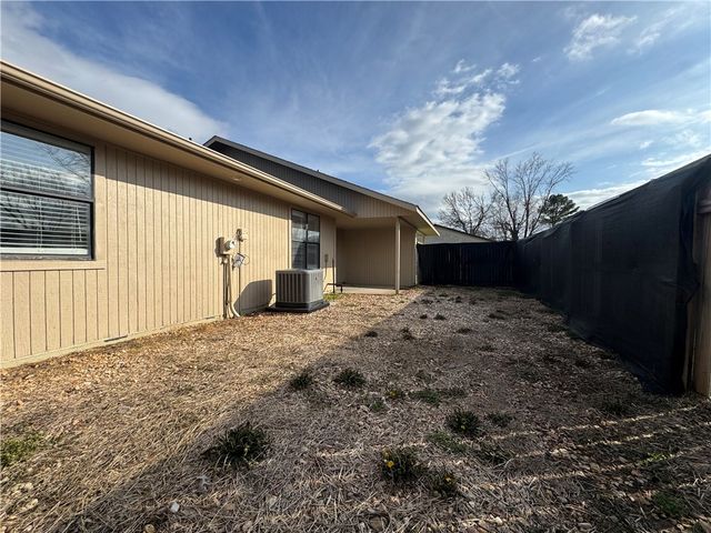 1800 S 14Th Place, Rogers, AR 72756