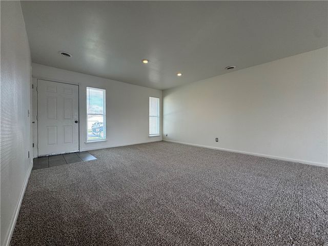 1800 S 14Th Place, Rogers, AR 72756