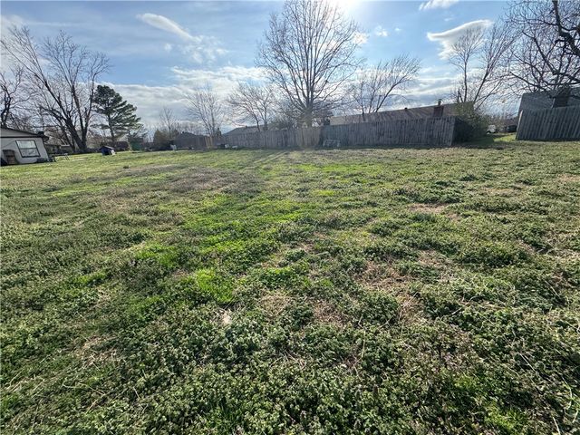 1800 S 14Th Place, Rogers, AR 72756