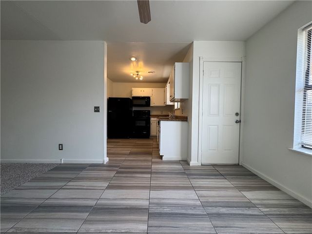 1800 S 14Th Place, Rogers, AR 72756